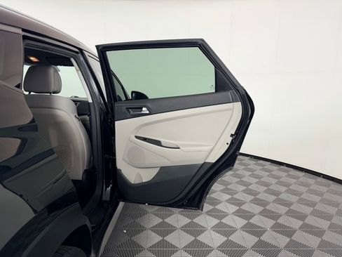 Used 2017 Hyundai Tucson SE image 25