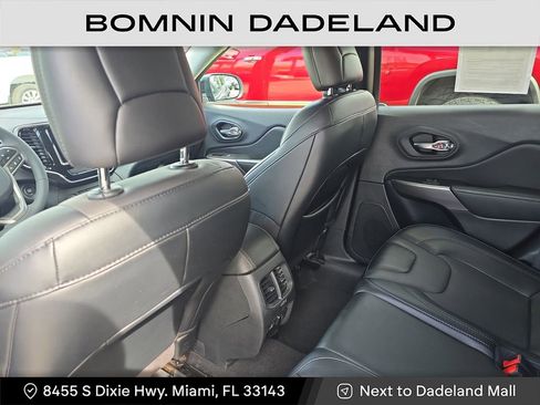 Used 2022 Jeep Cherokee Limited image 17