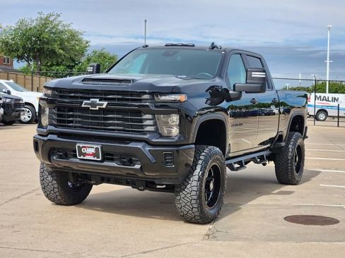 Used 2024 Chevrolet Silverado 2500 Custom w/ Custom Value Package AWD/4WD image 12