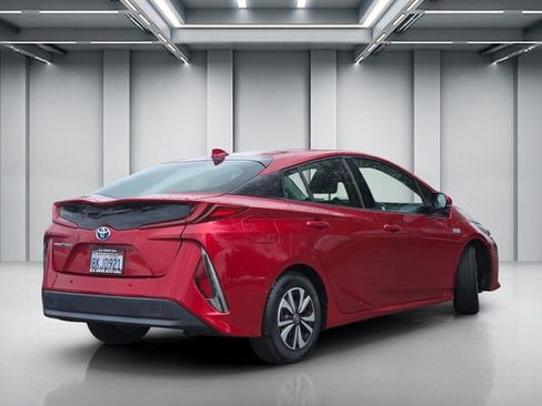 Used 2019 Toyota Prius Prime Advanced image 4