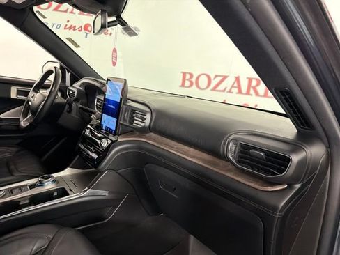 Used 2023 Ford Explorer Platinum w/ Technology Package AWD/4WD image 17