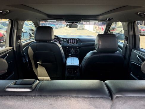Used 2019 Chevrolet Blazer RS w/ Sun and Wheels Package FWD image 17