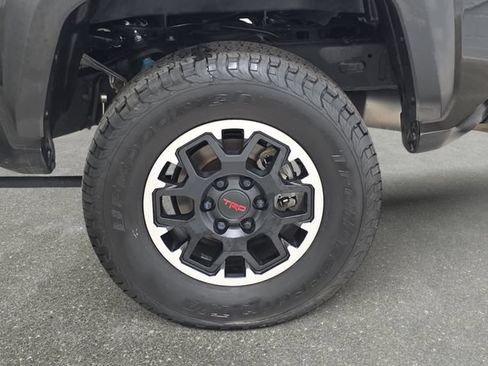 Certified 2024 Toyota Tacoma TRD Off-Road AWD/4WD image 32