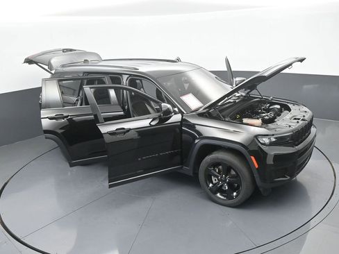 Used 2023 Jeep Grand Cherokee L Laredo RWD image 67