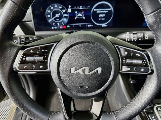 Certified 2024 Kia Seltos SX w/ SX Sunroof Package AWD/4WD image 11