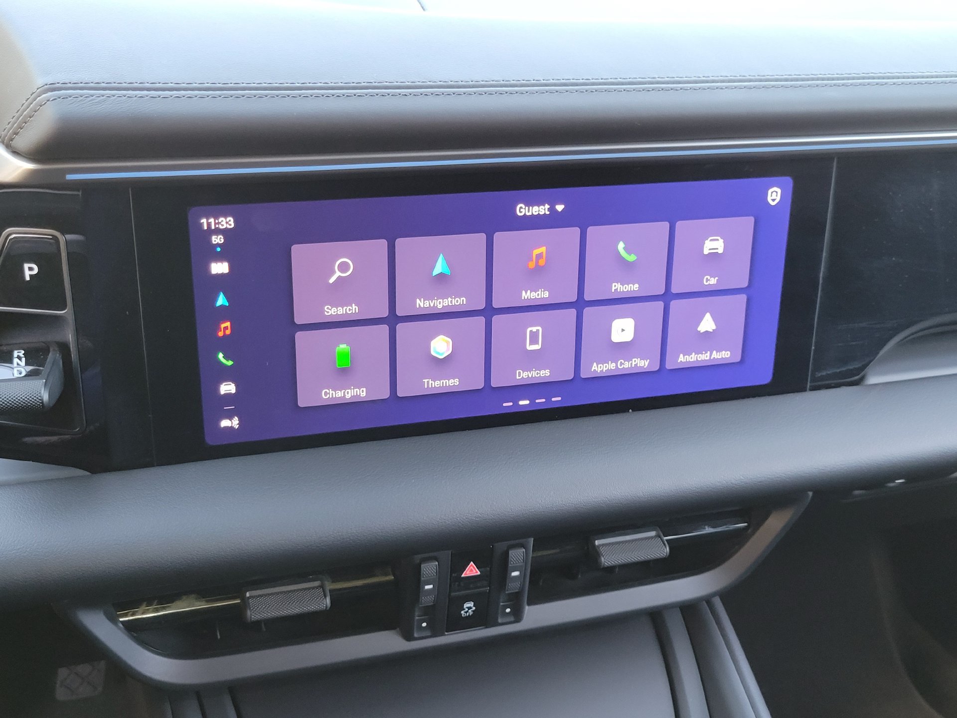 Used 2025 Porsche Macan Electric RWD image 14