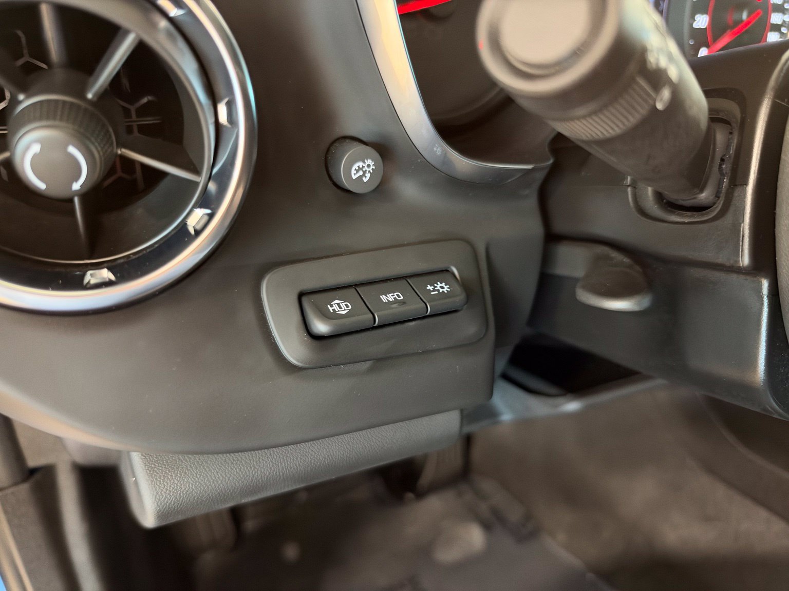 Used 2022 Chevrolet Camaro SS RWD image 26