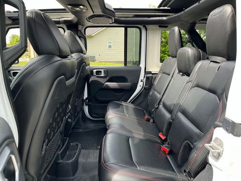 Used 2019 Jeep Wrangler Unlimited Rubicon AWD/4WD image 40