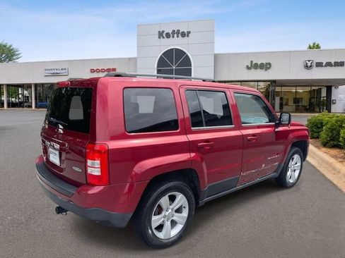 Used 2014 Jeep Patriot Latitude w/ All Weather Capability Group AWD/4WD image 6