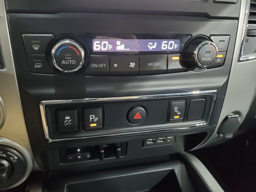 Used 2019 Nissan Titan PRO-4X AWD/4WD image 29