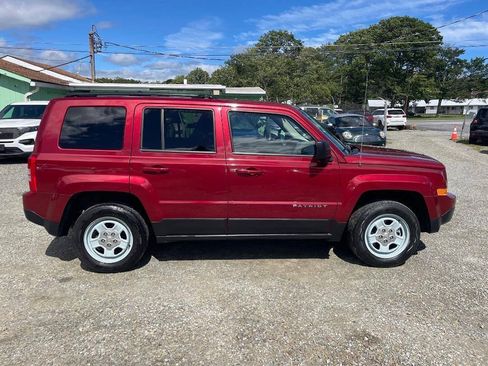 Used 2016 Jeep Patriot Sport w/ Power Value Group AWD/4WD image 9