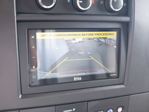 Used 2020 Chevrolet Express 3500 RWD image 3