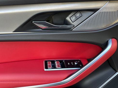 Used 2025 Jaguar F-PACE R-Dynamic S image 10