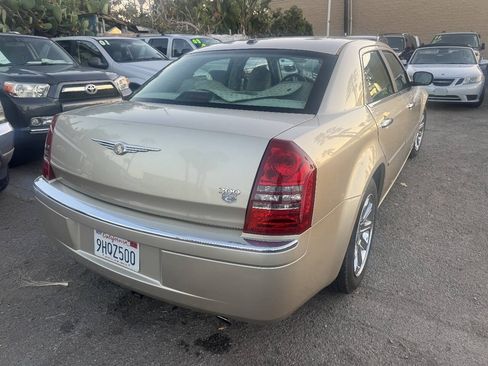 Used 2006 Chrysler 300 C w/ Sound Group II RWD image 5