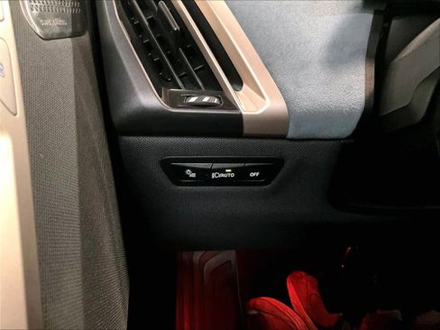 Used 2025 BMW iX xDrive50 image 37