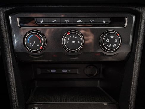 Used 2024 Volkswagen Tiguan S image 33