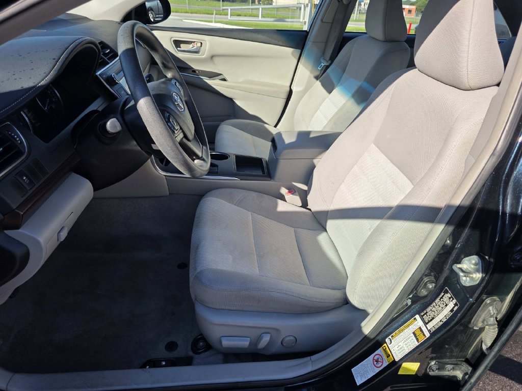 Used 2016 Toyota Camry LE FWD image 9