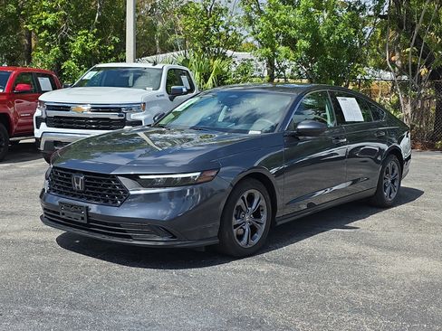 Used 2023 Honda Accord EX image 3