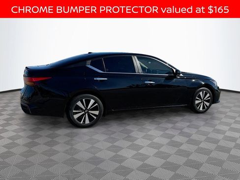 Used 2022 Nissan Altima 2.5 SV w/ SV Premium Package image 5
