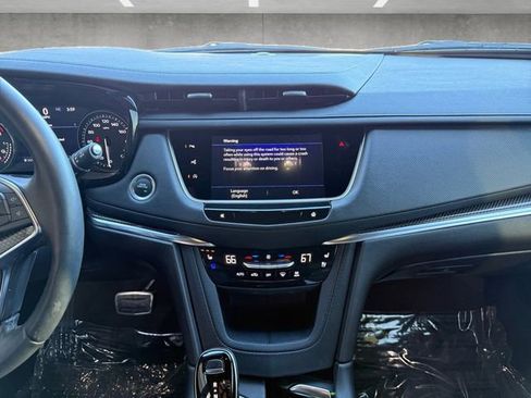 Used 2025 Cadillac XT5 Sportv w/ Technology Package image 3