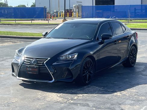 Used 2018 Lexus IS 300 RWD image 5