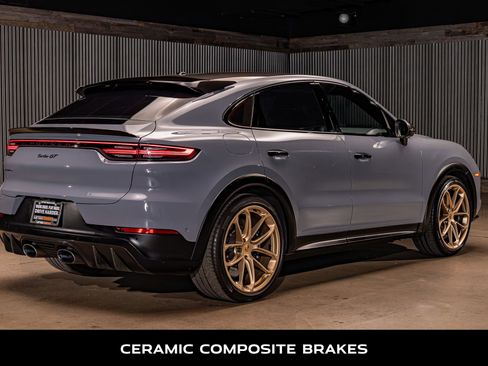 Used 2023 Porsche Cayenne Turbo GT image 9