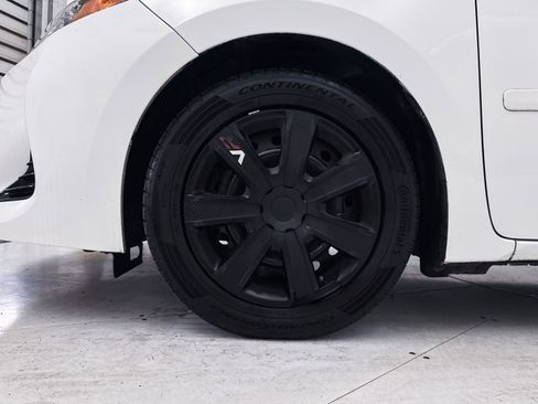 Used 2017 Toyota Corolla LE w/ Carpet Mat Package (TMS) FWD image 10