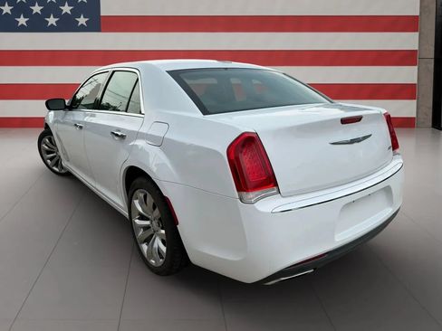 Used 2019 Chrysler 300 Limited RWD image 5