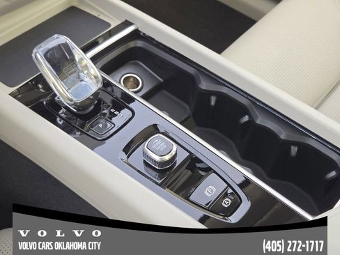 New 2026 Volvo XC60 T8 Ultra w/ Protection Package Premier AWD/4WD image 19