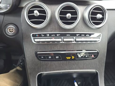 Used 2021 Mercedes-Benz GLC 300 4MATIC image 17