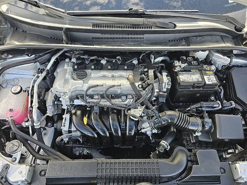 Used 2021 Toyota Corolla LE image 10