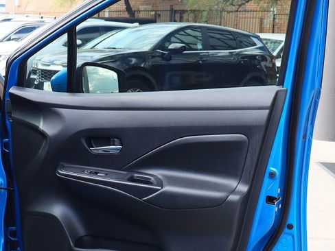 Used 2023 Nissan Versa SV image 33