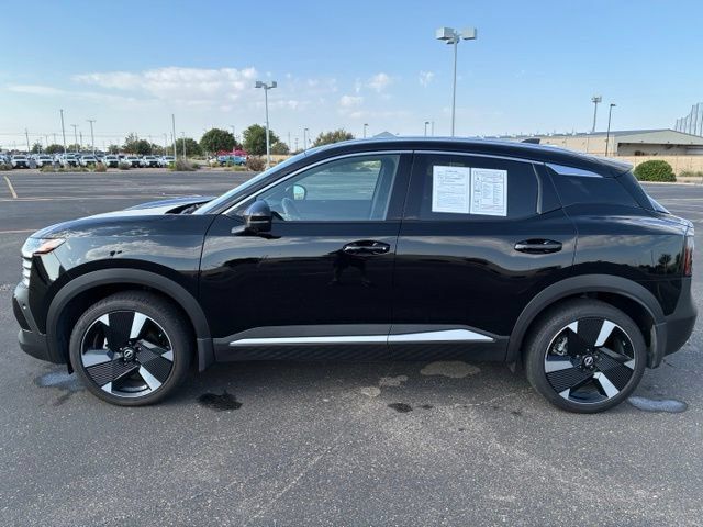 Certified 2025 Nissan Kicks SR w/ SR Premium Package AWD/4WD image 3