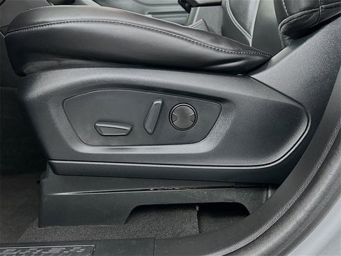 Used 2023 Ford Explorer XLT w/ Equipment Group 202A image 19