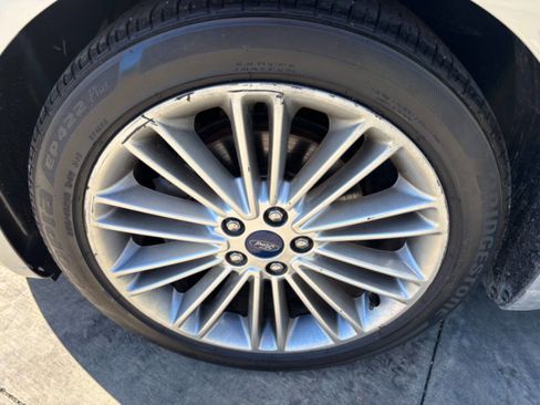 Used 2015 Ford Fusion SE w/ Equipment Group 202A image 17