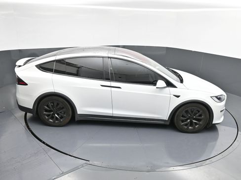 Used 2024 Tesla Model X image 36
