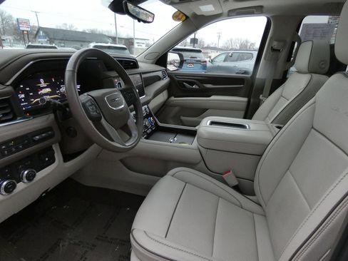 Used 2022 GMC Yukon Denali w/ Denali Ultimate Package image 12