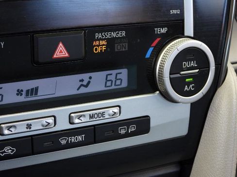 Used 2012 Toyota Camry XLE image 59