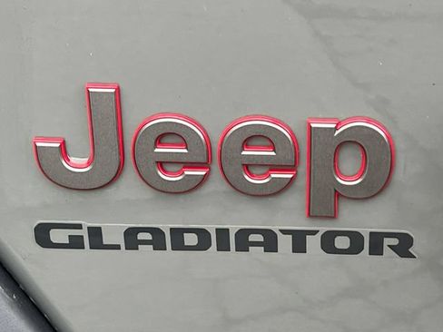 Used 2020 Jeep Gladiator Rubicon w/ Cold Weather Group AWD/4WD image 7