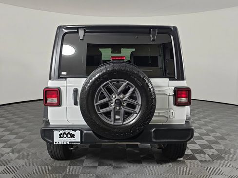 Used 2024 Jeep Wrangler Sport S image 4