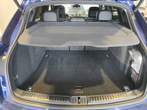 Used 2025 Porsche Macan AWD/4WD image 15