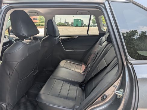 Used 2025 Toyota RAV4 LE AWD/4WD image 14