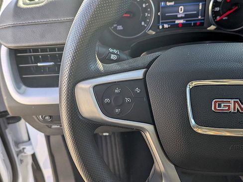 Used 2024 GMC Terrain SLE image 17