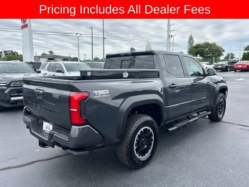 Used 2025 Toyota Tacoma TRD Off-Road w/ TRD Off Road Upgrade Package AWD/4WD image 16