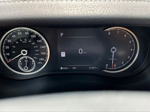 Used 2025 Genesis G70 2.5T RWD image 14