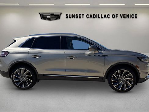 Used 2023 Lincoln Nautilus Reserve w/ Equipment Group 202A image 2