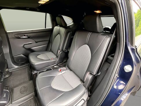 Used 2023 Toyota Highlander XSE AWD/4WD image 21