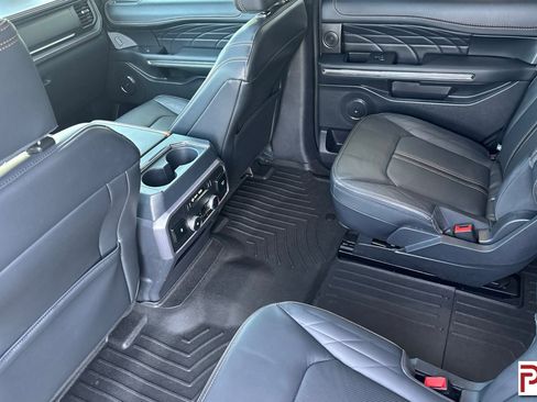 Used 2024 Ford Expedition Platinum AWD/4WD image 14