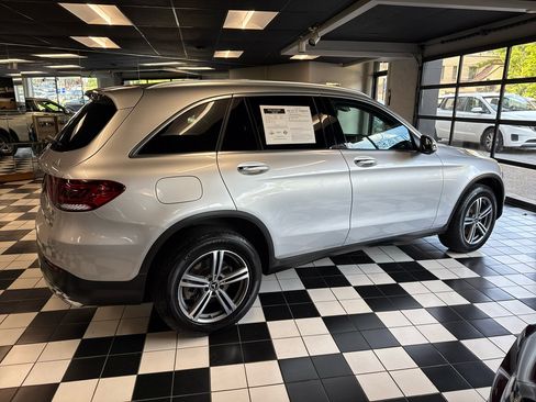 Used 2020 Mercedes-Benz GLC 300 4MATIC image 4