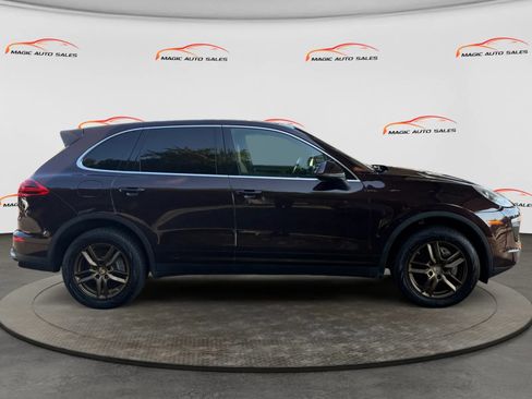 Used 2016 Porsche Cayenne AWD/4WD image 6